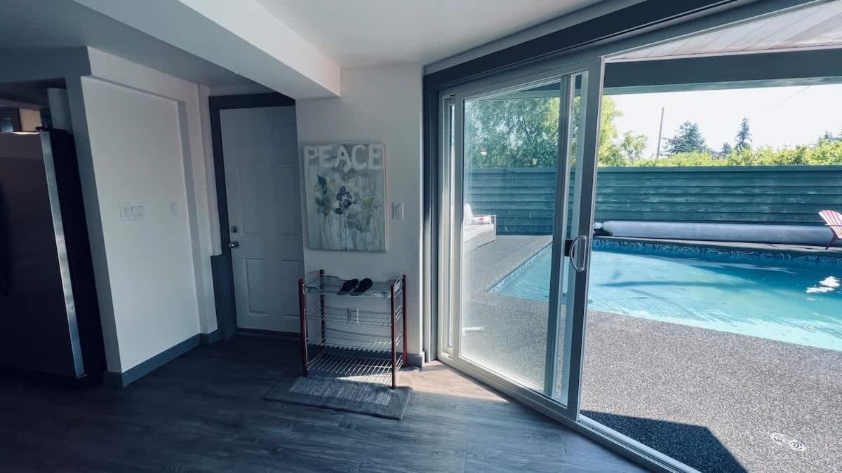 Tranquil Oasis 2 Bedroom Suite With Pool View Victoria Exteriér fotografie